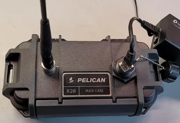 Portable AryaSea AIS receiver and gateway